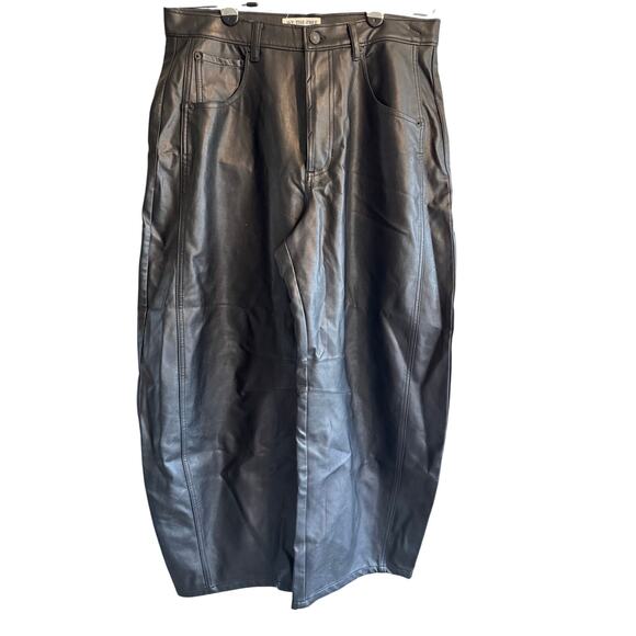 Free People We the Free Black Faux Leather Barrel Pants size 30 Boho Chic - Picture 3 of 5